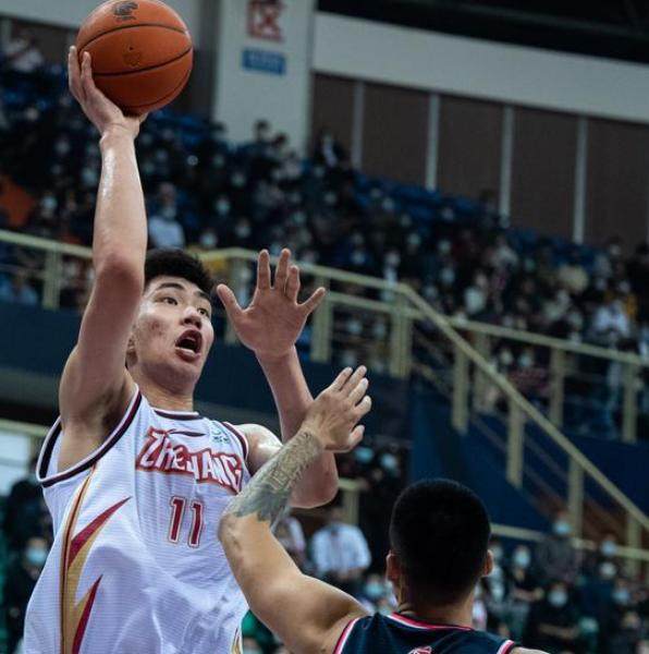 qyh-余嘉豪首秀即有惊艳发挥 2021不愧为CBA新秀大年