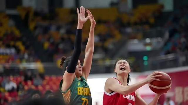球友会体育-王思雨打出巅峰级表现！31岁王思雨替补出战，砍下全场最高的21分