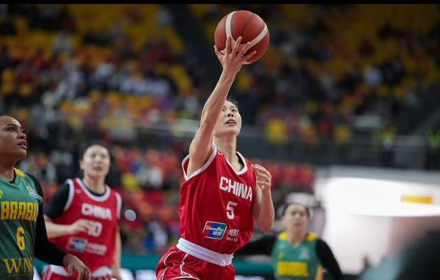 球友会体育-王思雨打出巅峰级表现！31岁王思雨替补出战，砍下全场最高的21分